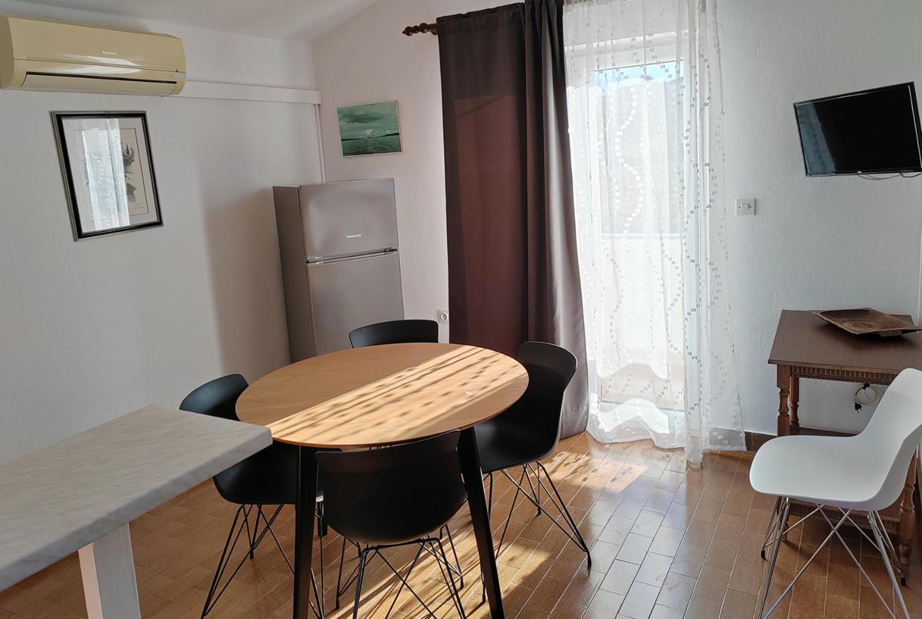 Apartments Lonic 쿠클리차 외부 사진