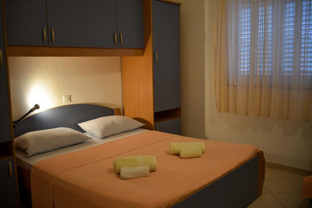 Apartments Lonic 쿠클리차 외부 사진
